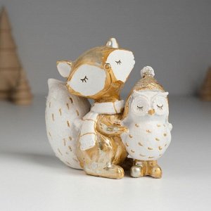Фигурка полистоун «Лисёнок в шарфике с белой совой», 9.5x5x9.5 см