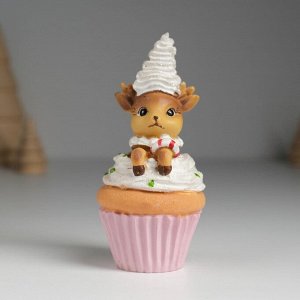 Фигурка полистоун «Олень в кексике», 5x5x11 см