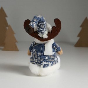 Фигурка «Олень в вязаной синей шубке», 7.5x8x13.5 см