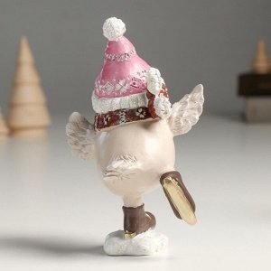 Фигурка полистоун «Птенчик в шапке и шарфике, на коньках», 9.5x7.5x15 см, МИКС