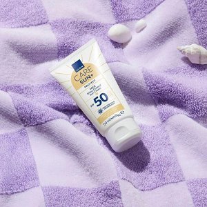 Солнцезащитный матирующий крем для лица SPF 50