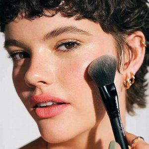Минеральная рассыпчатая пудра для лица Make Up + Care, цвет Нюдовая
