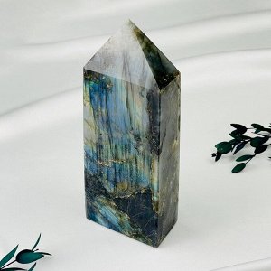 Кристалл из Лабрадора