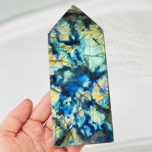 Кристалл из Лабрадора