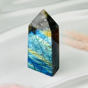 Кристалл из Лабрадора