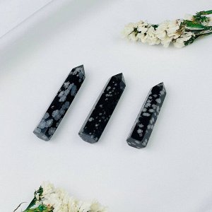 Кристалл из снежного Обсидиана