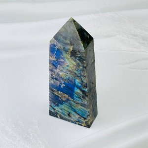 Кристалл из Лабрадора