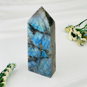 Кристалл из Лабрадора