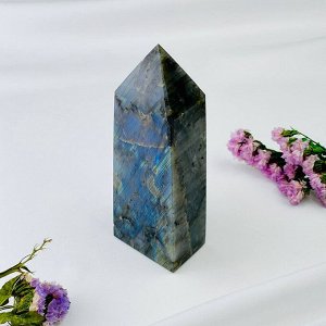 Кристалл из Лабрадора