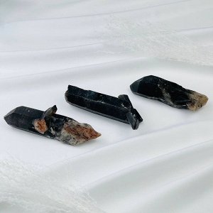 Морион Цвет камня: Коричневый
Месторождение: Африка
Камень: Морион
Поверхность: Граненный/Необработанный
Размер: 4х12 см