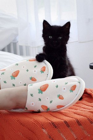 Тапки Варианты расцветки: оранж/беж
Ткань: велюр, Состав: 100% полиэстер
Мягкие домашние тапочки с закрытым носом и открытой пяткой  это идеальный аксессуар для создания уютной атмосферы в вашем доме!