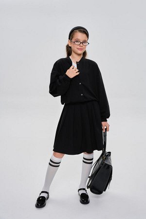 Укороченный бомбер на кнопках