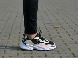 КРОССОВКИ 100% POLYESTER
UPPER 2: 100% POLYURETHANE
LINING 1: 100% POLYESTER
OUTSOLE 1: 100%ETHYLENE VINYL ACETATE - OUTSOLE 2: RUBBER