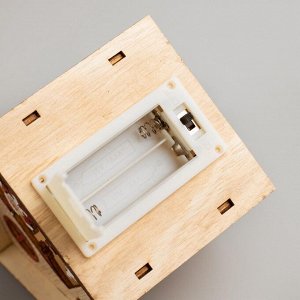 Ёлочная игрушка «Домик со снеговиком», 11х8.5 см, 1 LED, от батареек АААx2, свечение тёплое белое