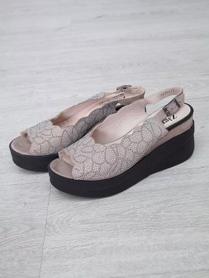 Босоножки со стразами ZIGNAM 557-115 от 1 шт.