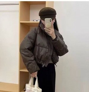 Стильный дутый пуховик из иск.кожи,воротник стойка, на молнии, коричневая