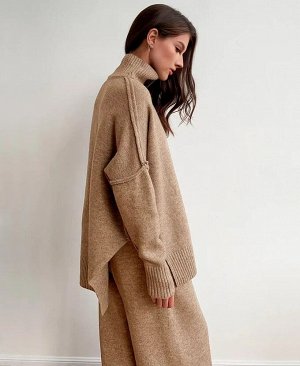 Костюм двойка: свитер с брюками, хаки
