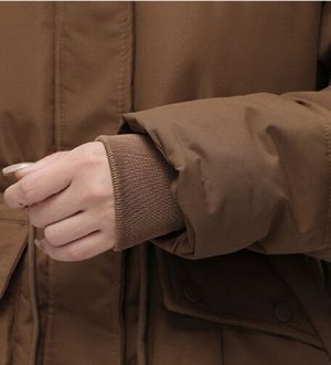 Длинная куртка средней длины, с капюшоном, большим карманом, на молнии, черный