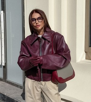 Женская куртка на молнии