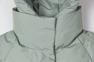 Куртка Легкая зимняя куртка - самый подходящий вариант для активных леди. Идеальная длина, прикрывающая бедра, умеренный объем изделия, покрой рукава - реглан, все это сочетания для максимально удобно