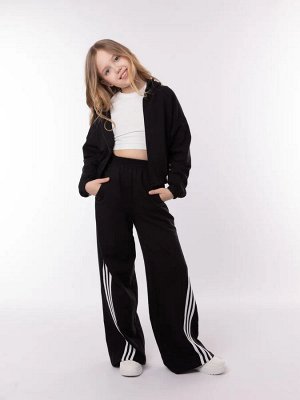 Спортивный костюм с лампасами
