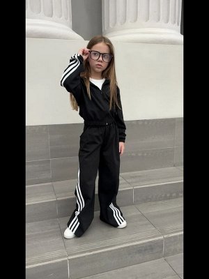 Спортивный костюм с лампасами