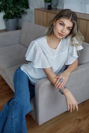 Блуза Артикул: 2/226
Состав: ЛЕН 100%
Плотность ткани: 135 гр/м²
Воланы это всегда волнительно и притягательно. Они всегда в центре внимания окружающих. Женщины очень умело пользуются этим «оружием». 