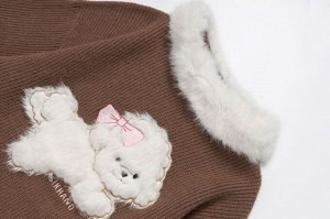 Свитер с аппликацией