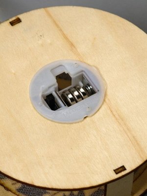 Ёлочная игрушка «Шар с оленёнком», 10x10x3 см, от батареек, свечение тёплое белое
