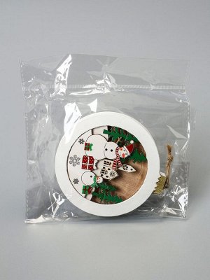 Ёлочная игрушка «Шар со снеговиками», 10.5x10.5x1.5 см, от батареек, свечение тёплое белое