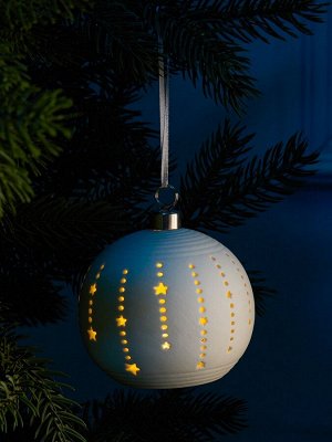 Ёлочный шар «Звёзды», 9x9x9.8 см, 1 LED, керамика, от батареек LR44x3, свечение тёплое белое