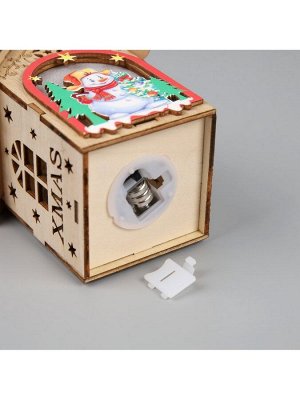 Ёлочная игрушка «Домик со снеговиком», 11x8.5x7.5 см, 1 LED, от батареек, свечение тёплое белое