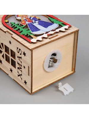 Ёлочная игрушка «Домик со Снегурочкой», 14.5x11x8.5 см, 1 LED, от батареек, свечение тёплое белое