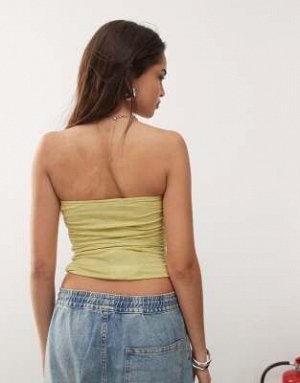топ Топ без бретелек Reclaimed Vintage цвета лайма с рюшами по бокам (Reclaimed Vintage – Tr?gerloses Top in Limettengr?n mit gerafften Seiten) Топы Reclaimed Vintage * Эксклюзивно на ASOS * Фасон бан
