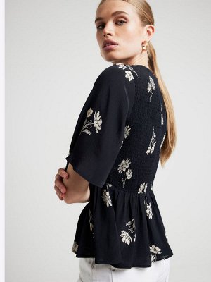 Топ с баской и цветочным принтом River Island