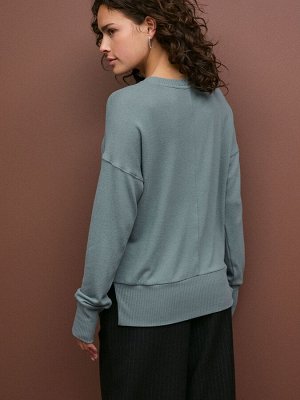 Джемпер Teal Blue с круглым вырезом и мягким швом