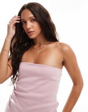 топ Розовый удлиненный топ без бретелек от Pull&Bear (Pull&Bear – Tr?gerloses Oberteil in Rosa mit Longline-Schnitt) Топы от Pull&Bear * Простой дизайн * Фасон бандо * Удлиненный крой * Классический к