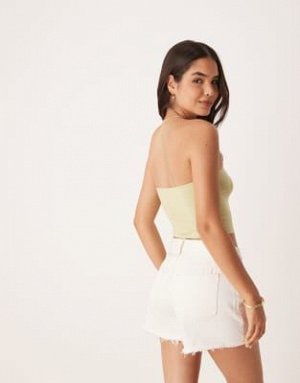 топ Укороченный топ без бретелек ASOS DESIGN Ultimate в зимне-зеленом цвете (ASOS DESIGN – Ultimate – Tr?gerloses Cropped Oberteil in Wintergr?n) Топы от ASOS DESIGN * Простой дизайн * Фасон бандо * У