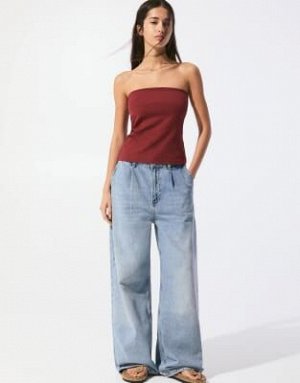 топ Удлиненный топ без бретелек Pull&Bear бордового цвета (Pull&Bear – Tr?gerloses Longline-Oberteil in Burgunderrot) Топы от Pull&Bear * Простой дизайн * Фасон бандо * Облегающий крой Код товара: 145