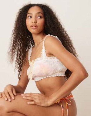 топ Пляжный топ-бралет ASOS DESIGN из белой жатой ткани с оборками (ASOS DESIGN – Strand-Bustier-Top in Wei? mit Knitterstruktur und R?schen) Купальники и пляжная одежда от ASOS DESIGN * Квадратный вы