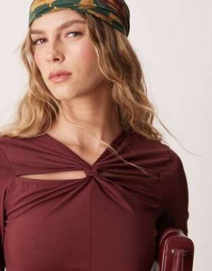 топ Топ из полиамида ASOS DESIGN с узлом бордового цвета (ASOS DESIGN – Oberteil aus Polyamid in Burgunderrot mit Knotendetail) Топы от ASOS DESIGN * Обновите свой образ * V-образный вырез * Длинные р