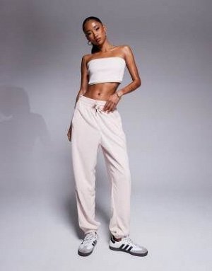 топ adidas Originals – Hyper Femme – топ без бретелек розового цвета (adidas Originals – Hyper Femme – Tr?gerloses Oberteil in Rosa) Топы от adidas Originals * Варианты верхней половины * Модель бандо