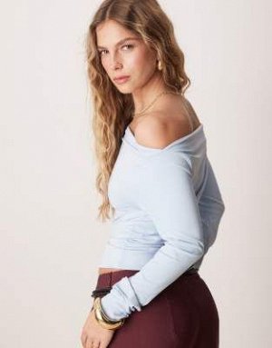 топ Синий топ с длинными рукавами и вырезом-лодочкой ASOS DESIGN (ASOS DESIGN – Lang?rmliges Oberteil in Blau mit U-Boot-Ausschnitt) Топы от ASOS DESIGN * Обновите свой образ * Простой дизайн * Вырез 