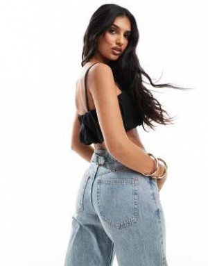 топ Укороченный топ с рукавами-буфами и сборками ASOS DESIGN черного цвета (ASOS DESIGN – Gerafftes, bauschiges Oberteil in Schwarz mit kurzem Schnitt) Топы от ASOS DESIGN * Идеально для свидания * Кв