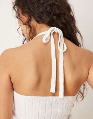 Топ Топ ASOS DESIGN с широким ребристой вязкой и воротником-халтер белого цвета (ASOS DESIGN – Neckholder-Top aus breitem Rippstrick in Wei?) Топы от ASOS DESIGN * Простой дизайн * Бретели-халтер * За