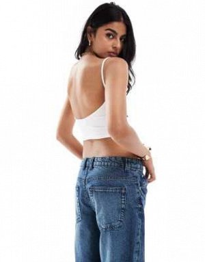 Топ Белая майка Stradivarius STR с открытой спиной (Stradivarius – STR – Tr?gertop in Wei? mit R?ckenausschnitt) Топ от Stradivarius * Возвращение к основам * Вырез лодочкой * Фиксированные бретели * 
