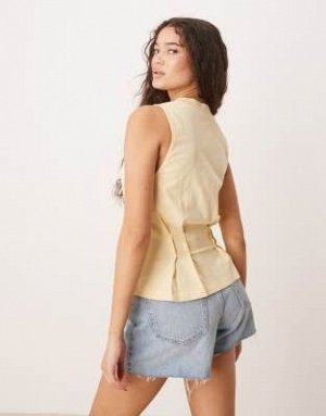 Топ Топ-корсет ASOS DESIGN цвета пахты с декоративной строчкой (ASOS DESIGN – Korsett-Tr?gertop in Buttermilchgelb mit Ziernaht) Топы от ASOS DESIGN * Круглый вырез * Без рукавов * Декоративная строчк