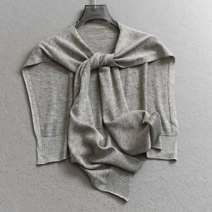 Вязаная шаль, завязанная узлом, серый