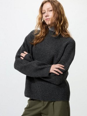 UNIQLO – свитер с полуворотником из мягкой пряжи