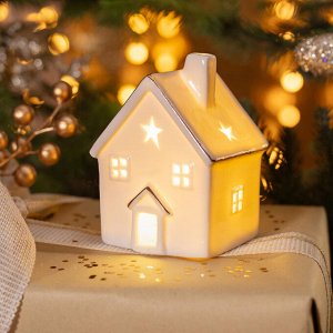 Фарфоровый домик с LED-подсветкой, 10,8 см